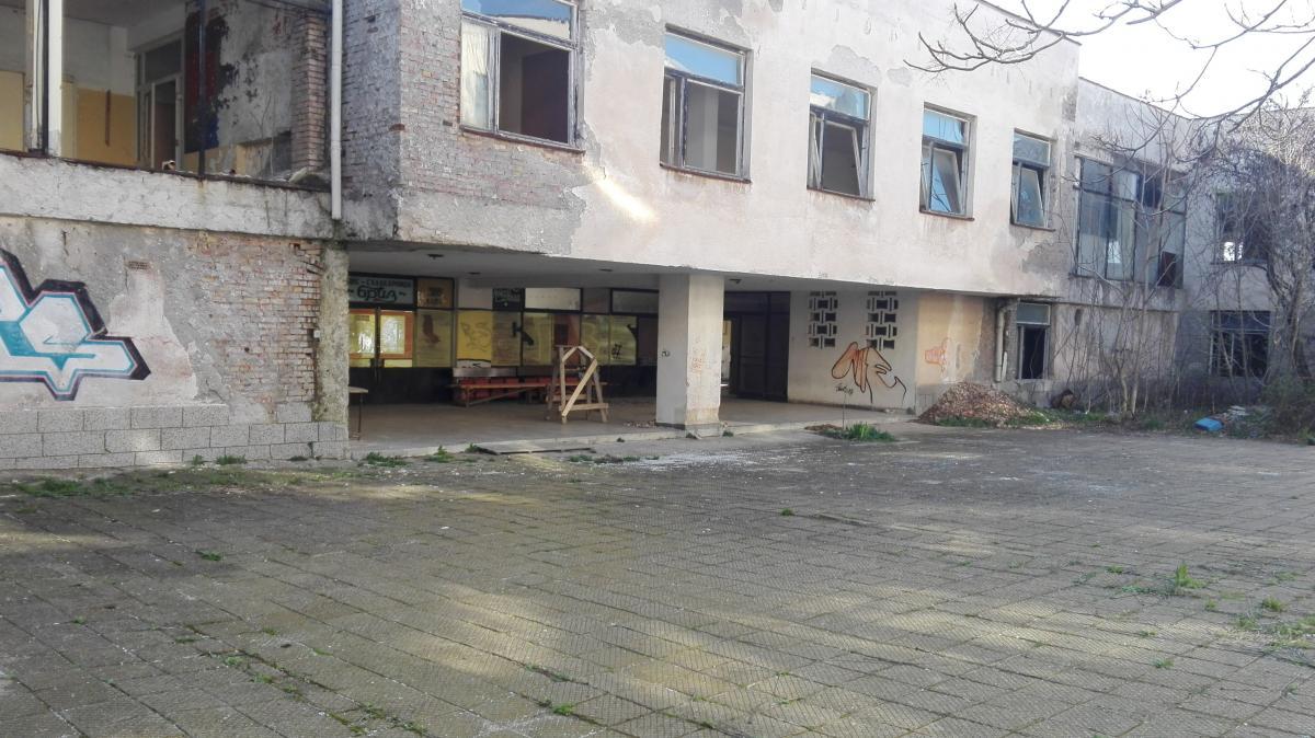 Входа към стол "Бриз"